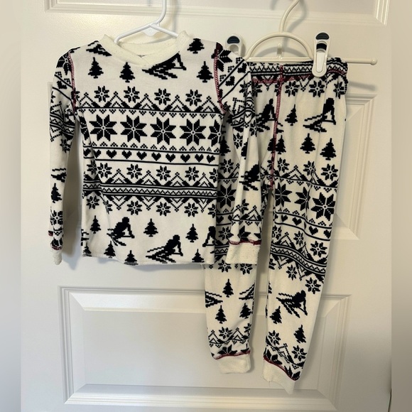 PJ Salvage Toddler Black and White Nordic Skiing Pajama Set Size 2T - Picture 1 of 6